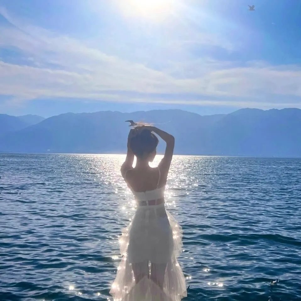 女儿国嬉春 海报