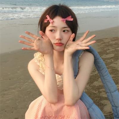 蜘蛛与郁金香 海报