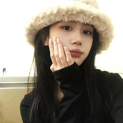 奔跑的蔷薇 海报